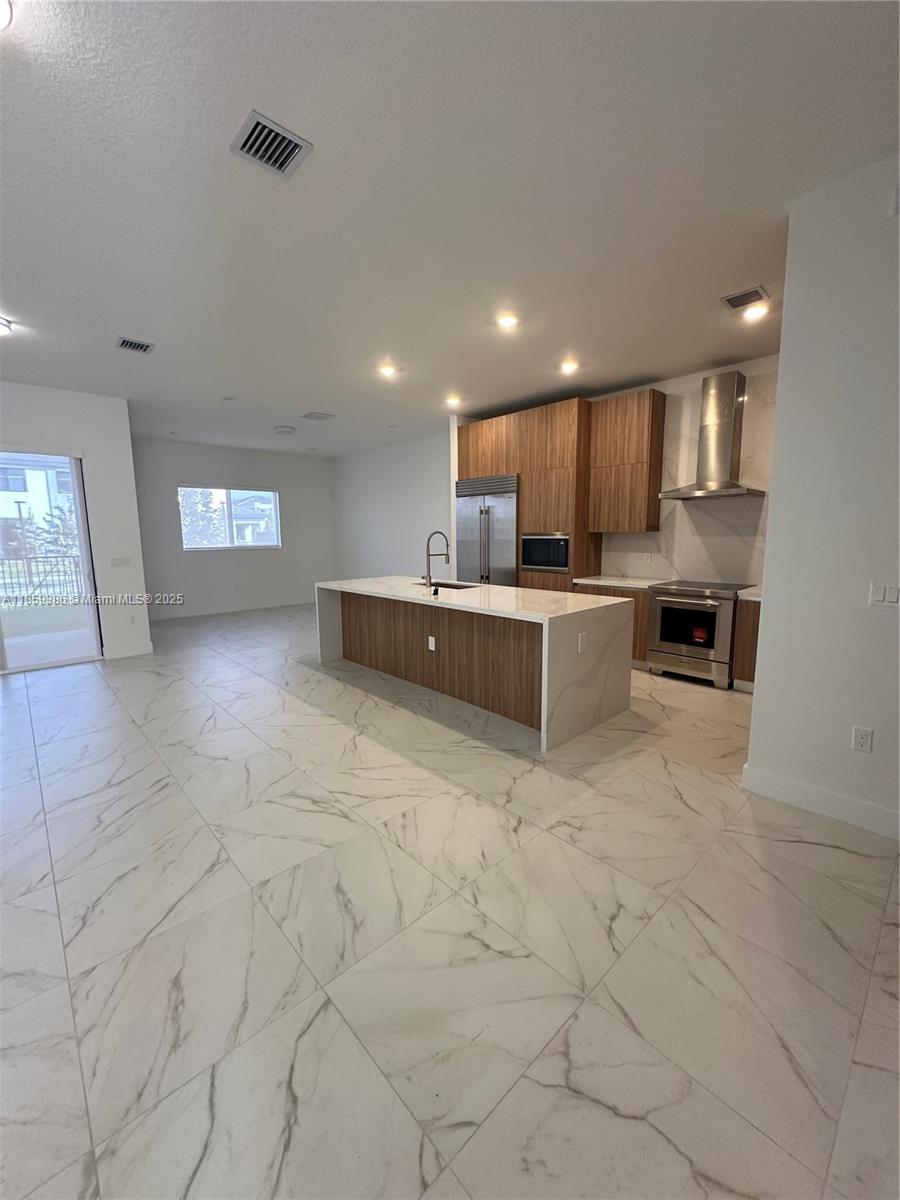 SOUTH KENDALL SEC A - Residential Lease