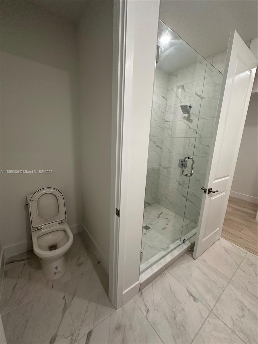 SOUTH KENDALL SEC A - Residential Lease