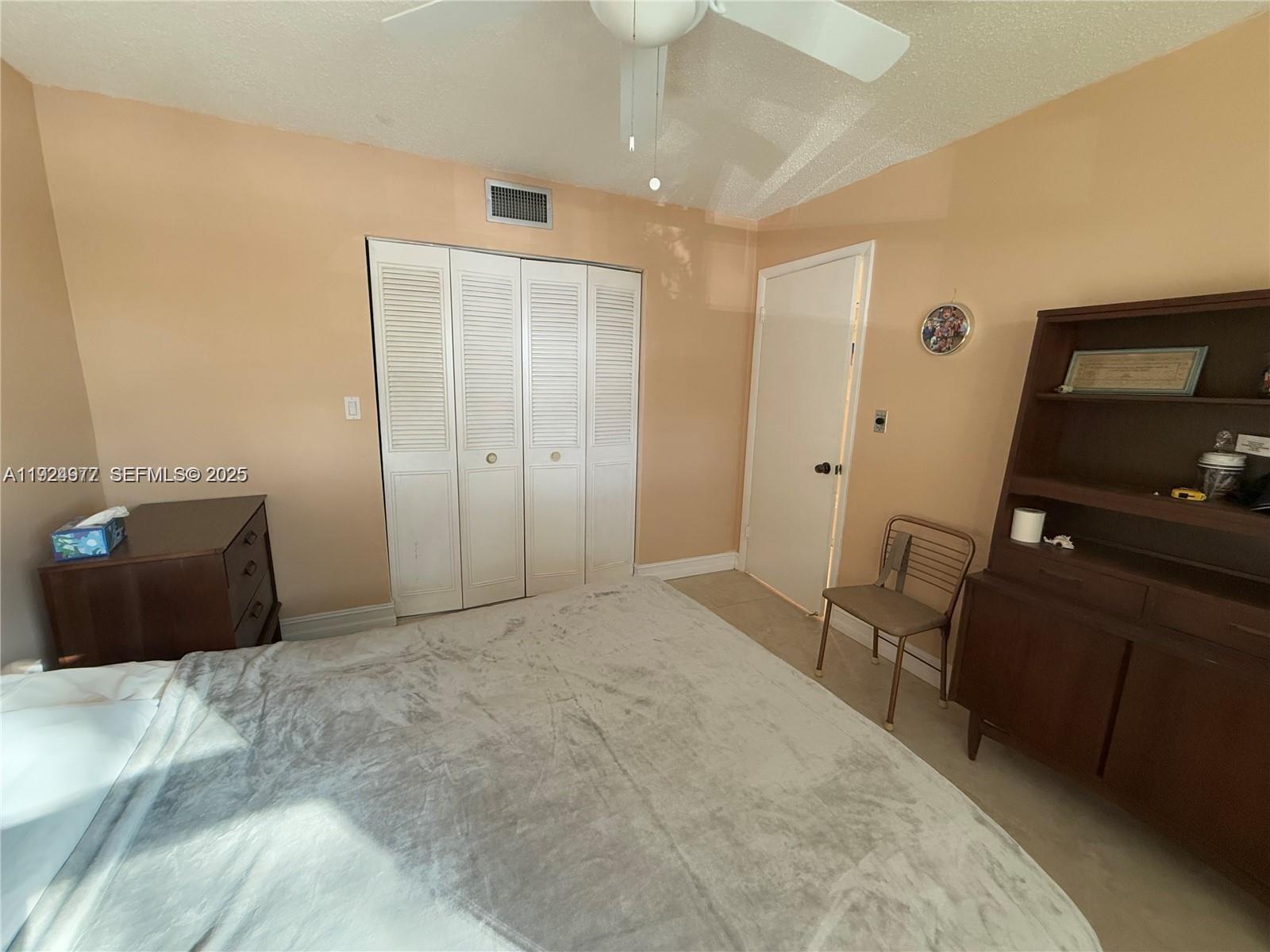 GARNET CONDO - Residential