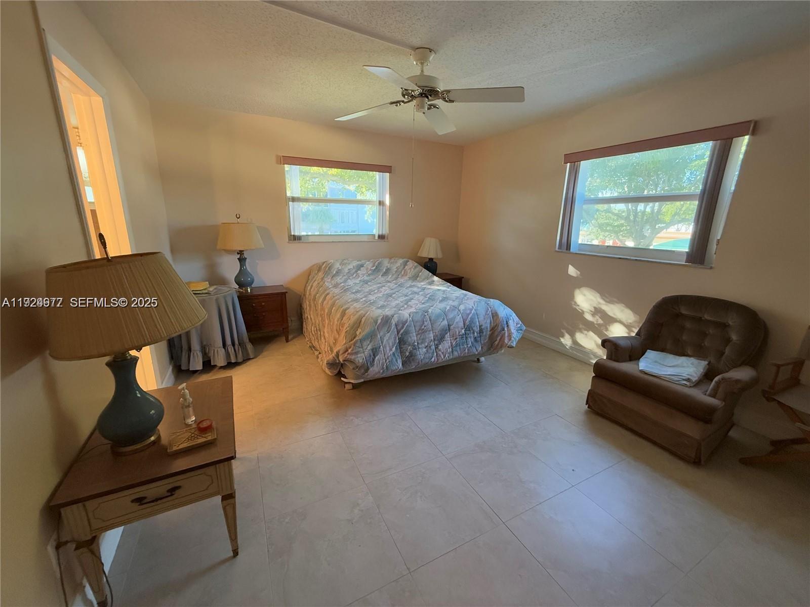 GARNET CONDO - Residential