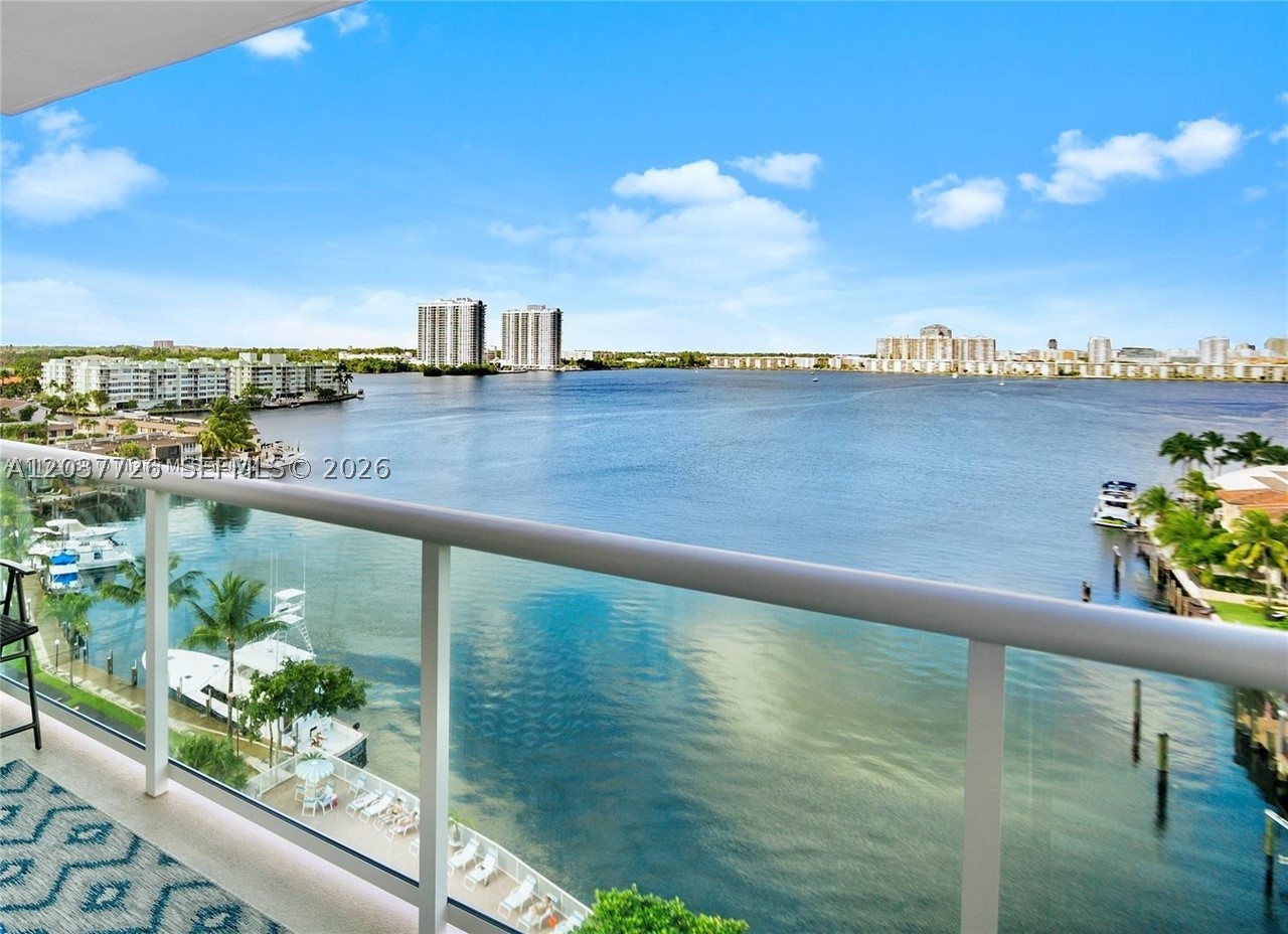 STRATFORD HOUSE CONDO - Residential