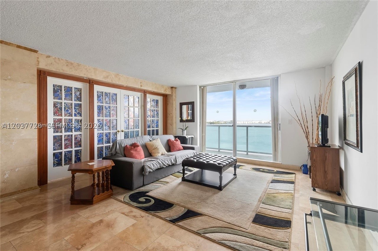 STRATFORD HOUSE CONDO - Residential