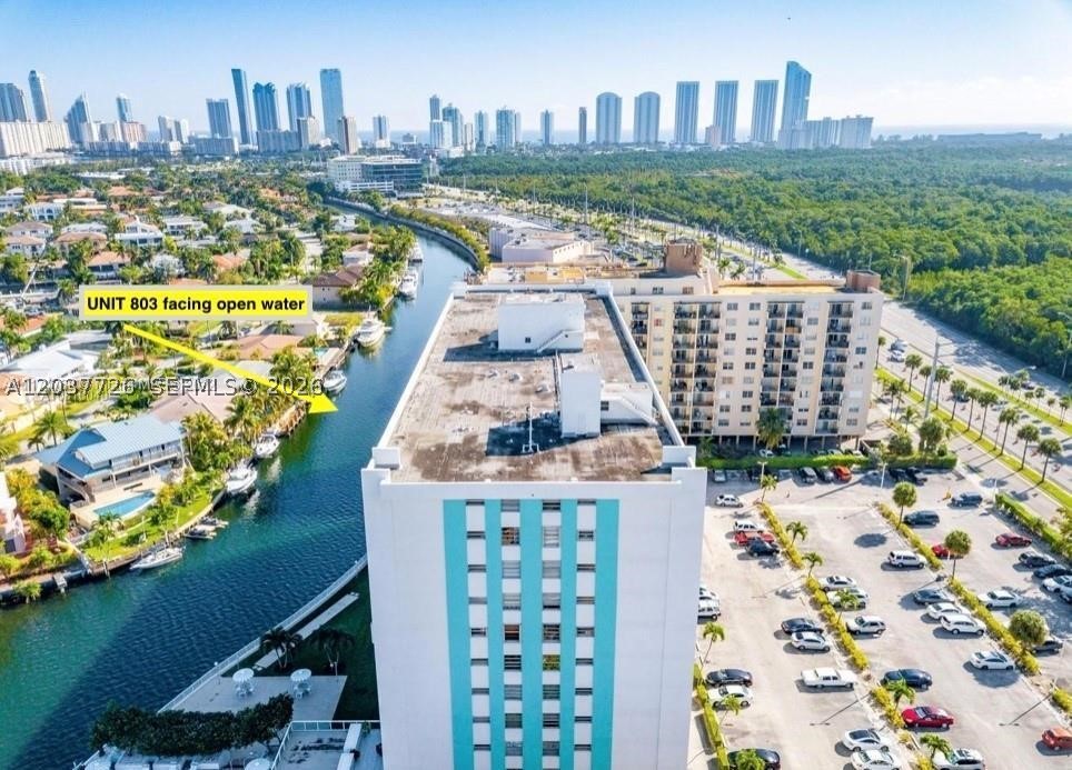 STRATFORD HOUSE CONDO - Residential