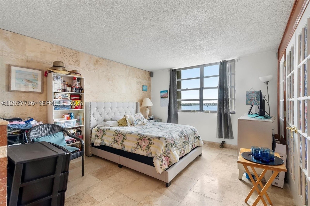 STRATFORD HOUSE CONDO - Residential