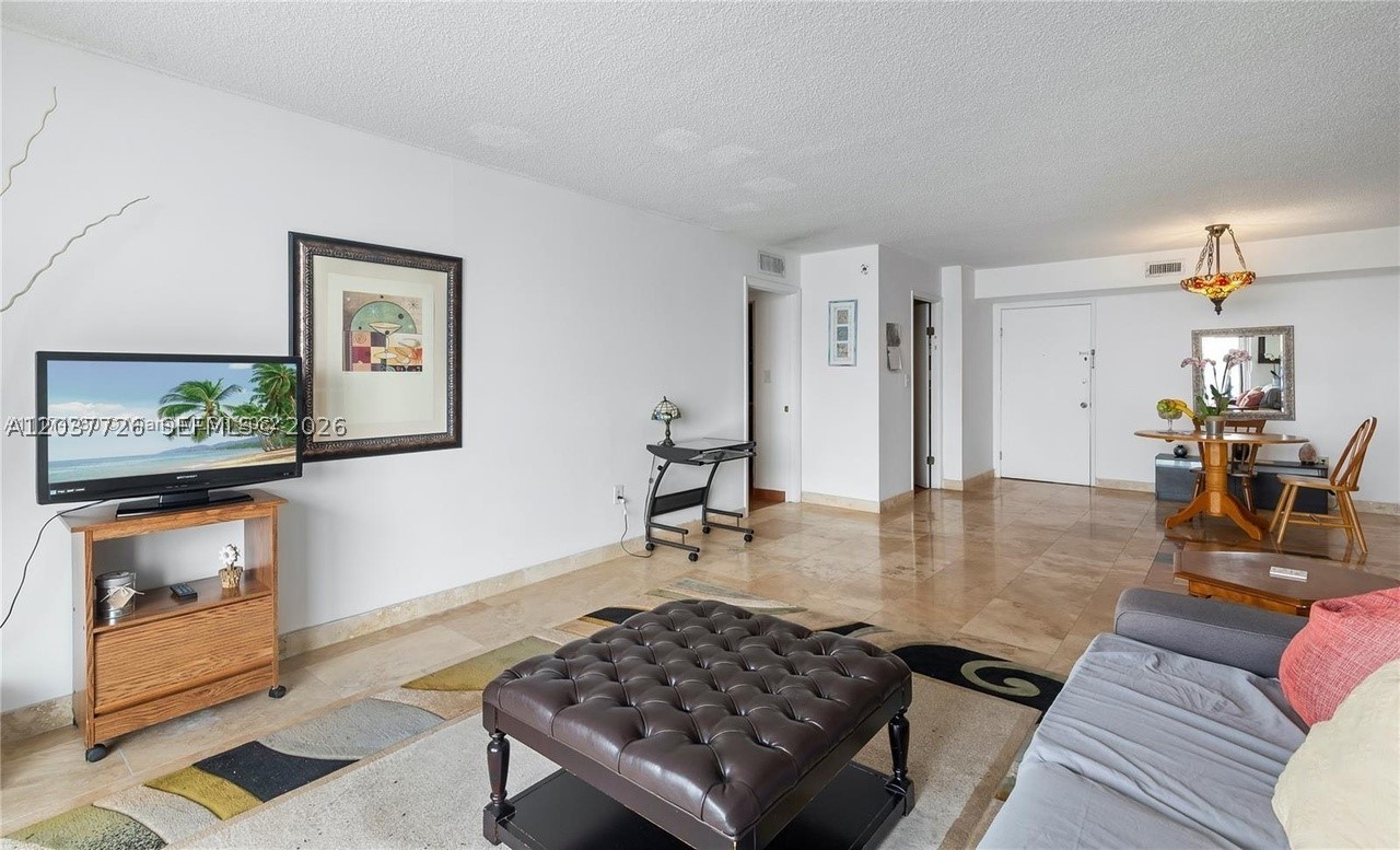 STRATFORD HOUSE CONDO - Residential