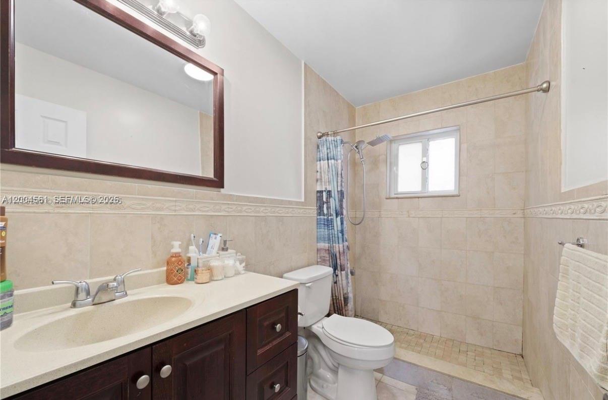 GOLDEN GATE CONDO - Residential
