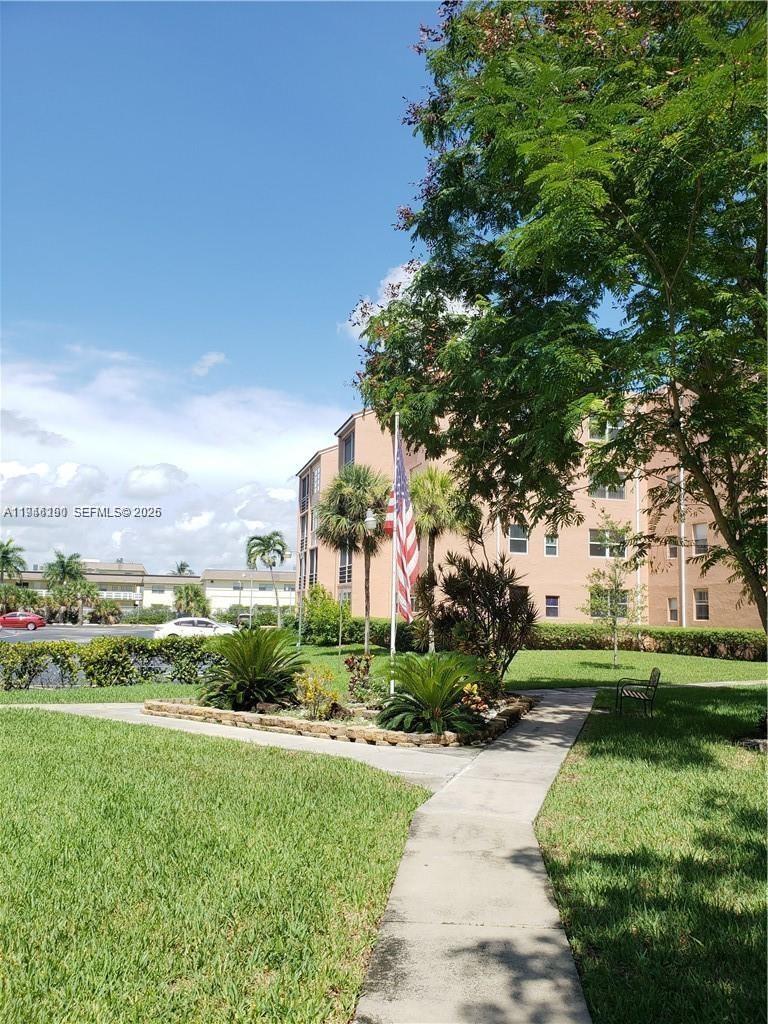 SOMERSET NO 1 CONDO - Residential