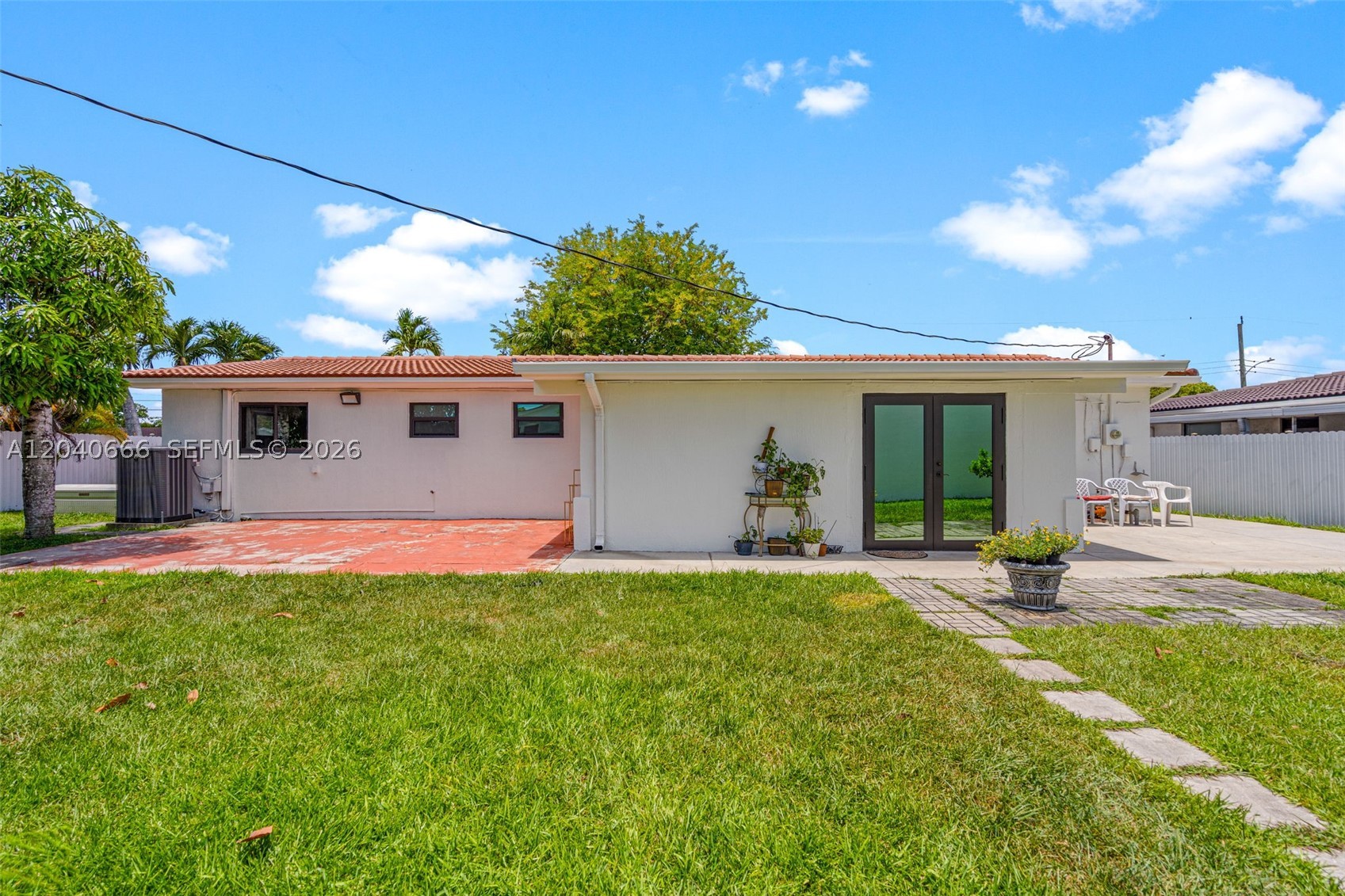 PALM SPRINGS LAKES 6TH AD - Residential