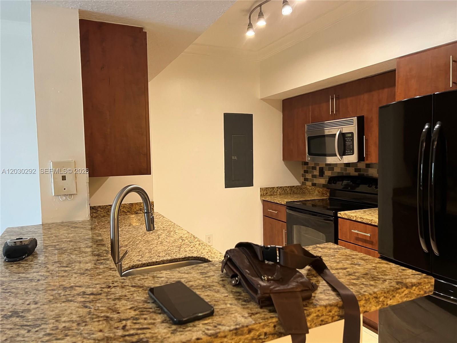 MARQUESA CONDO - Residential Lease