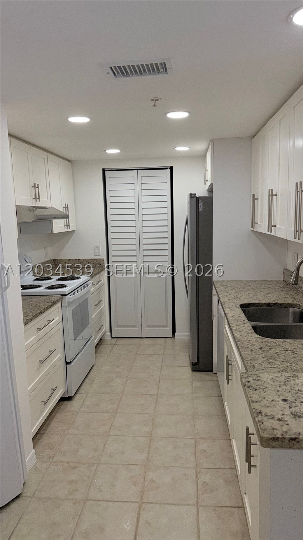 GRAND ISLES CONDO - Residential Lease
