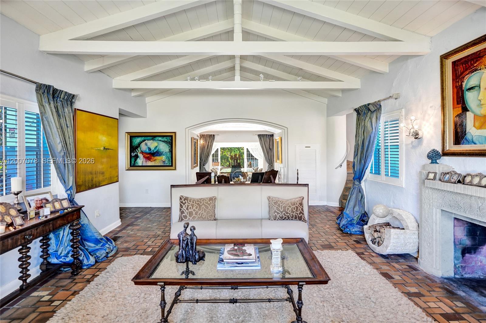 HOLLYWOOD LAKES SECTION - Residential