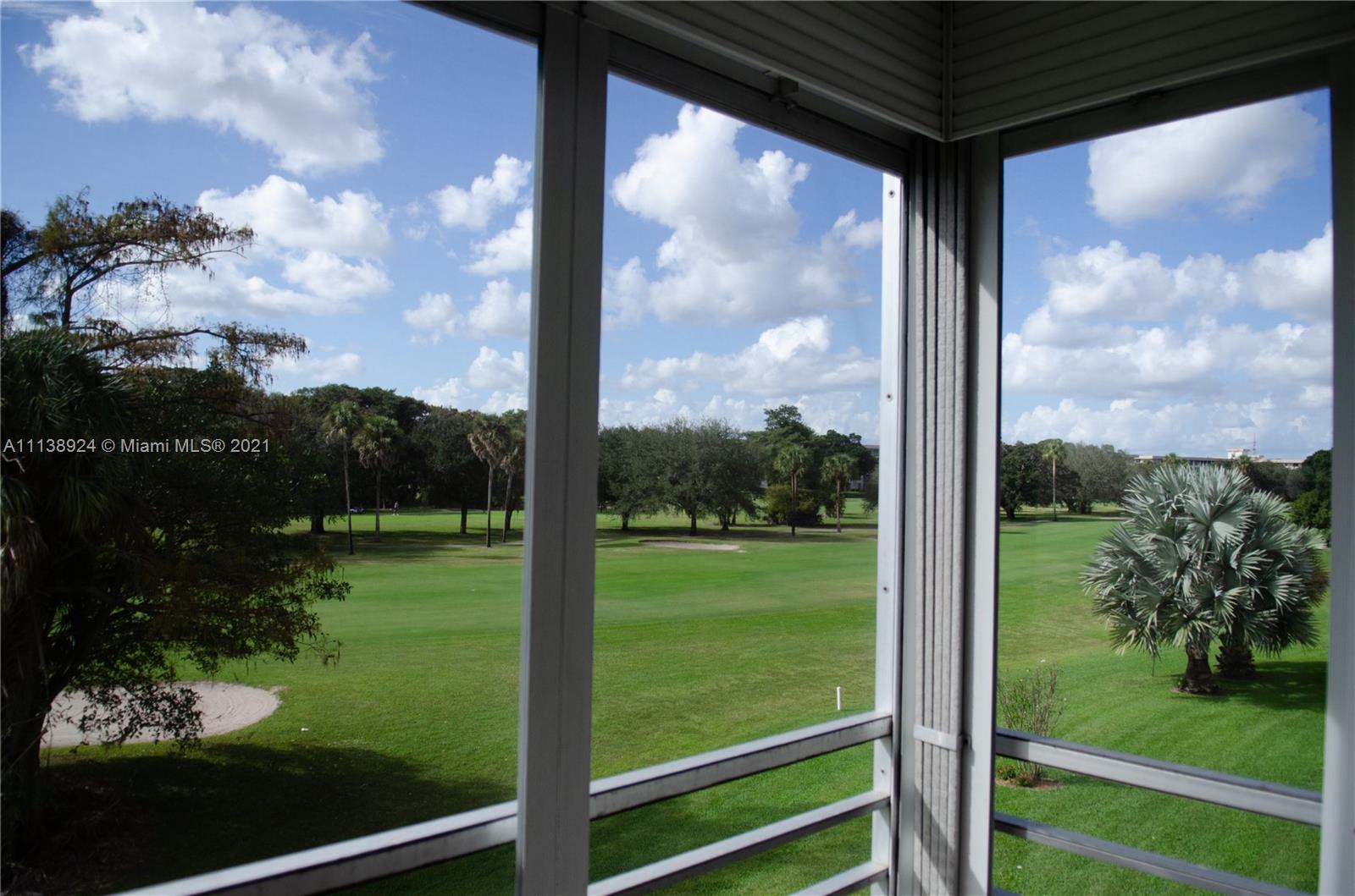 PALM-AIRE COUNTRY CLUB 61 - Residential