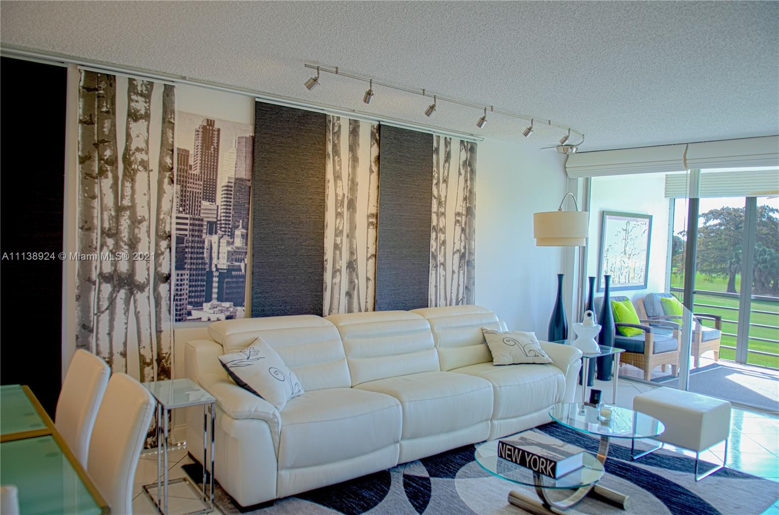 PALM-AIRE COUNTRY CLUB 61 - Residential