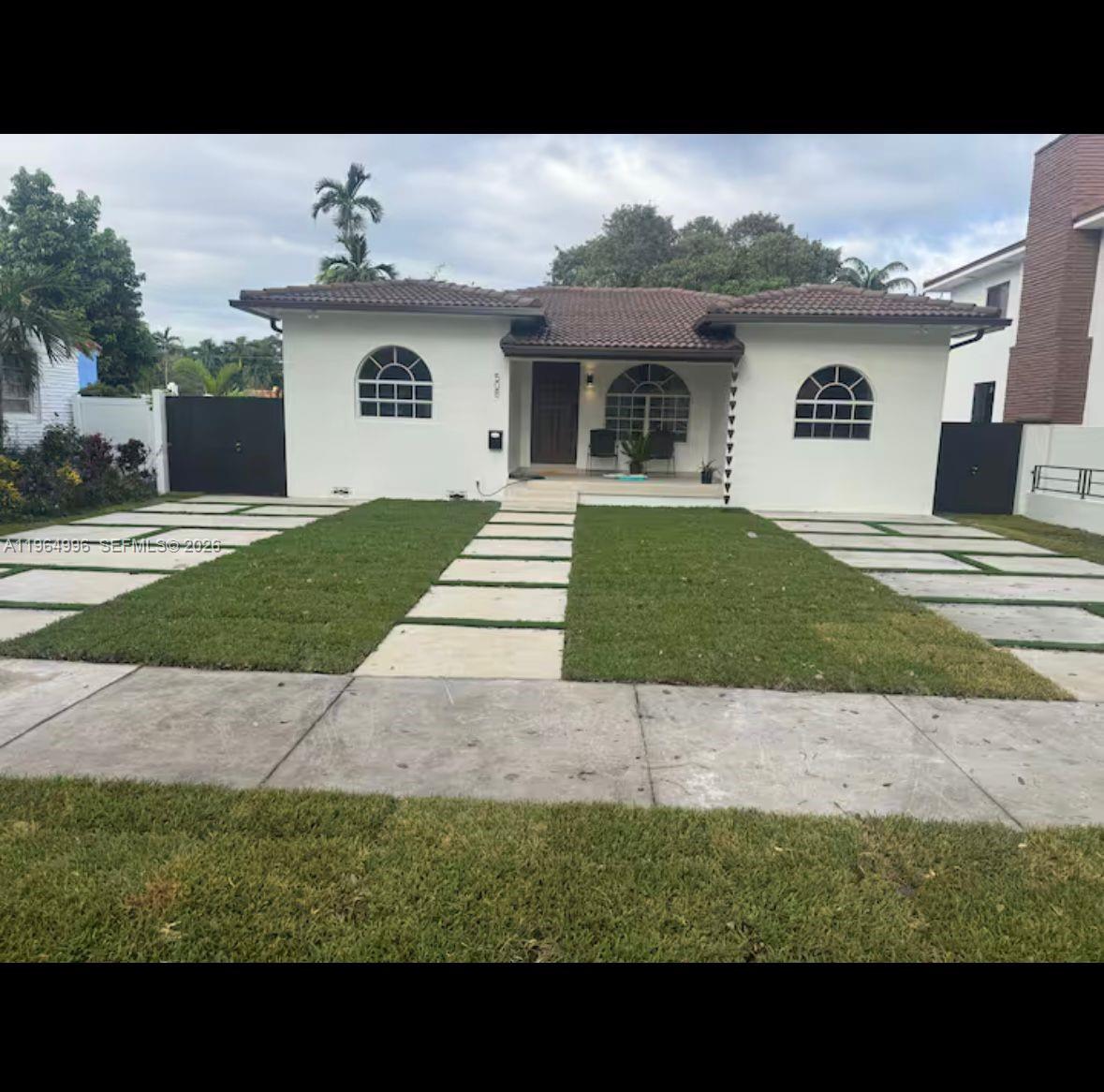COUNTRY CLUB ESTATES SEC - Residential