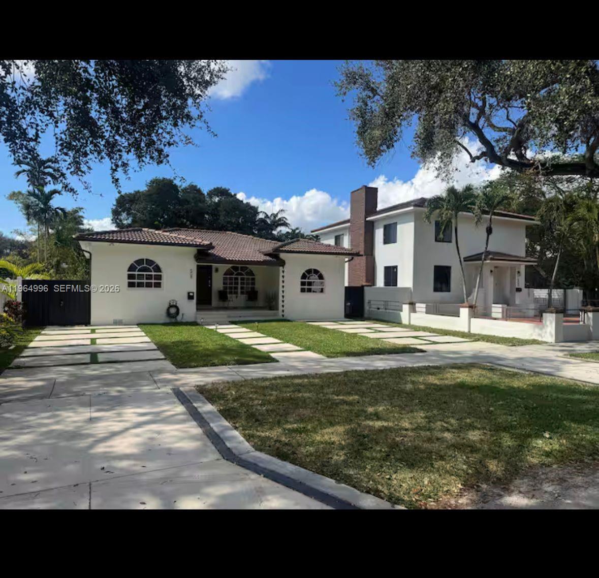 COUNTRY CLUB ESTATES SEC - Residential