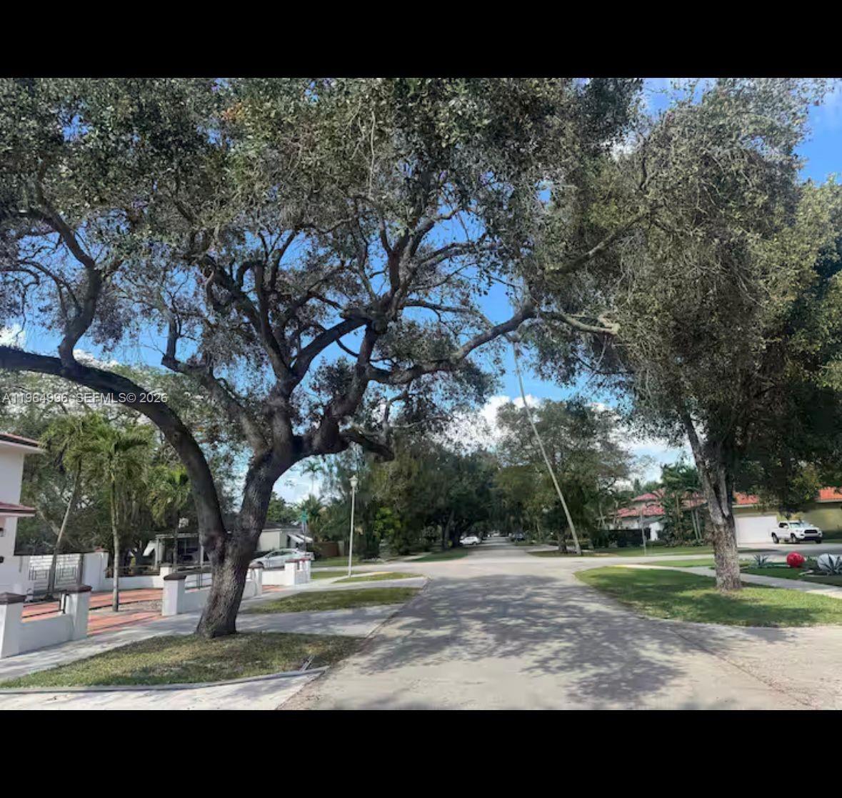 COUNTRY CLUB ESTATES SEC - Residential