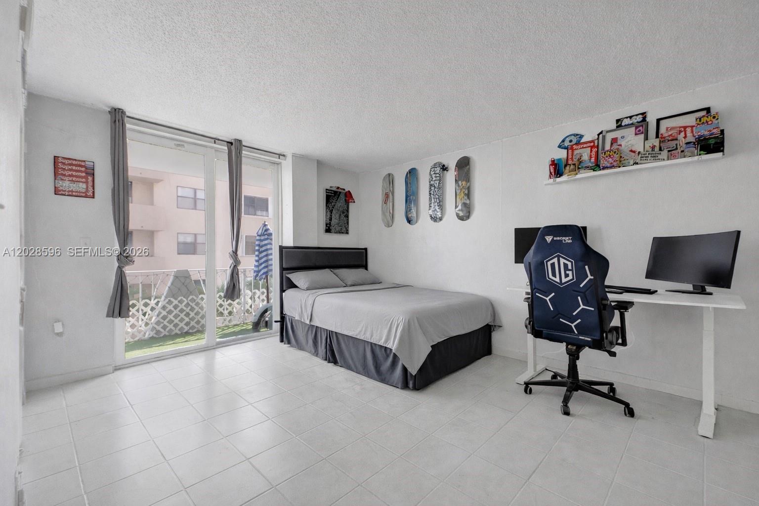 THE KNIGHTSBRIDGE CONDO - Residential