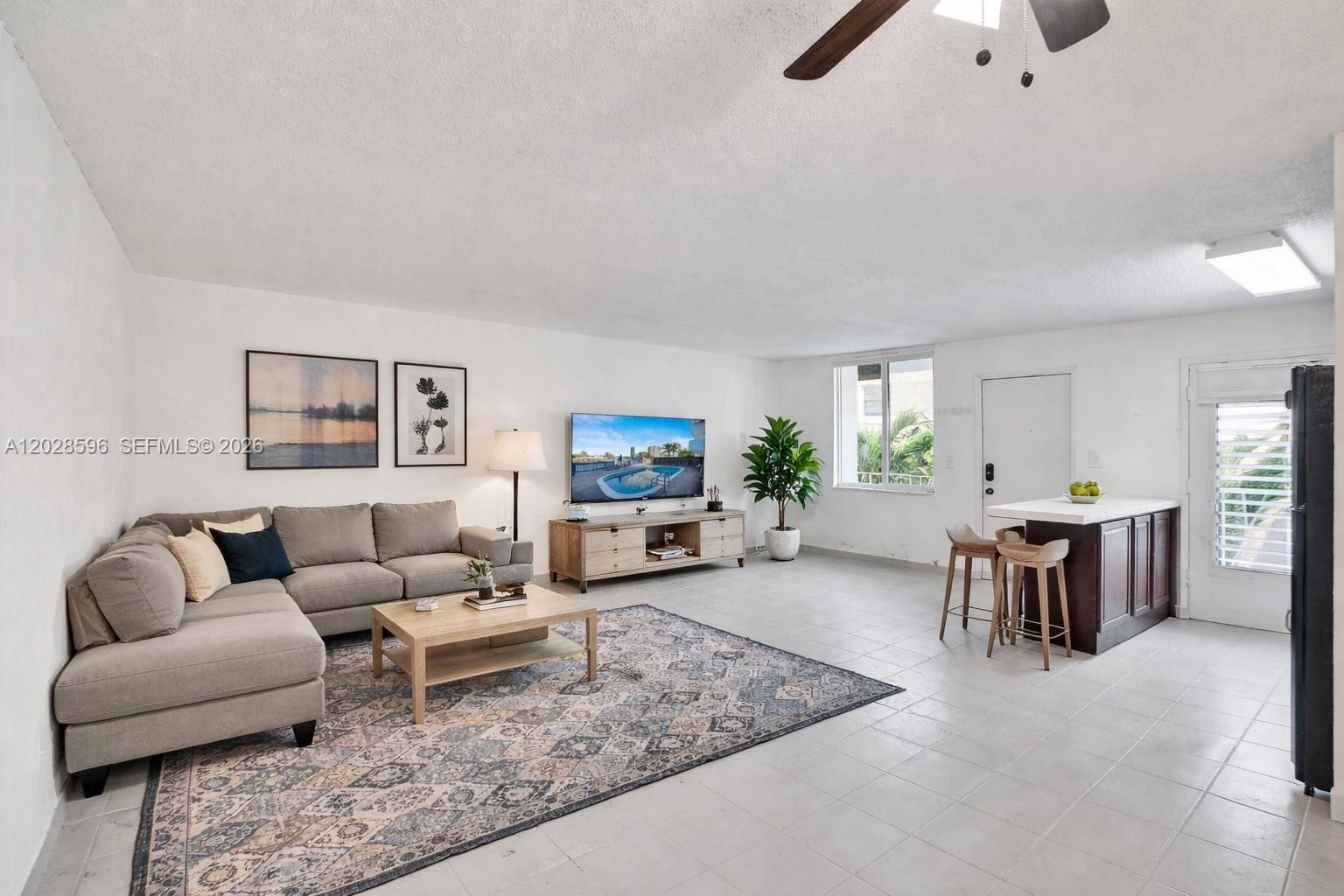 THE KNIGHTSBRIDGE CONDO - Residential