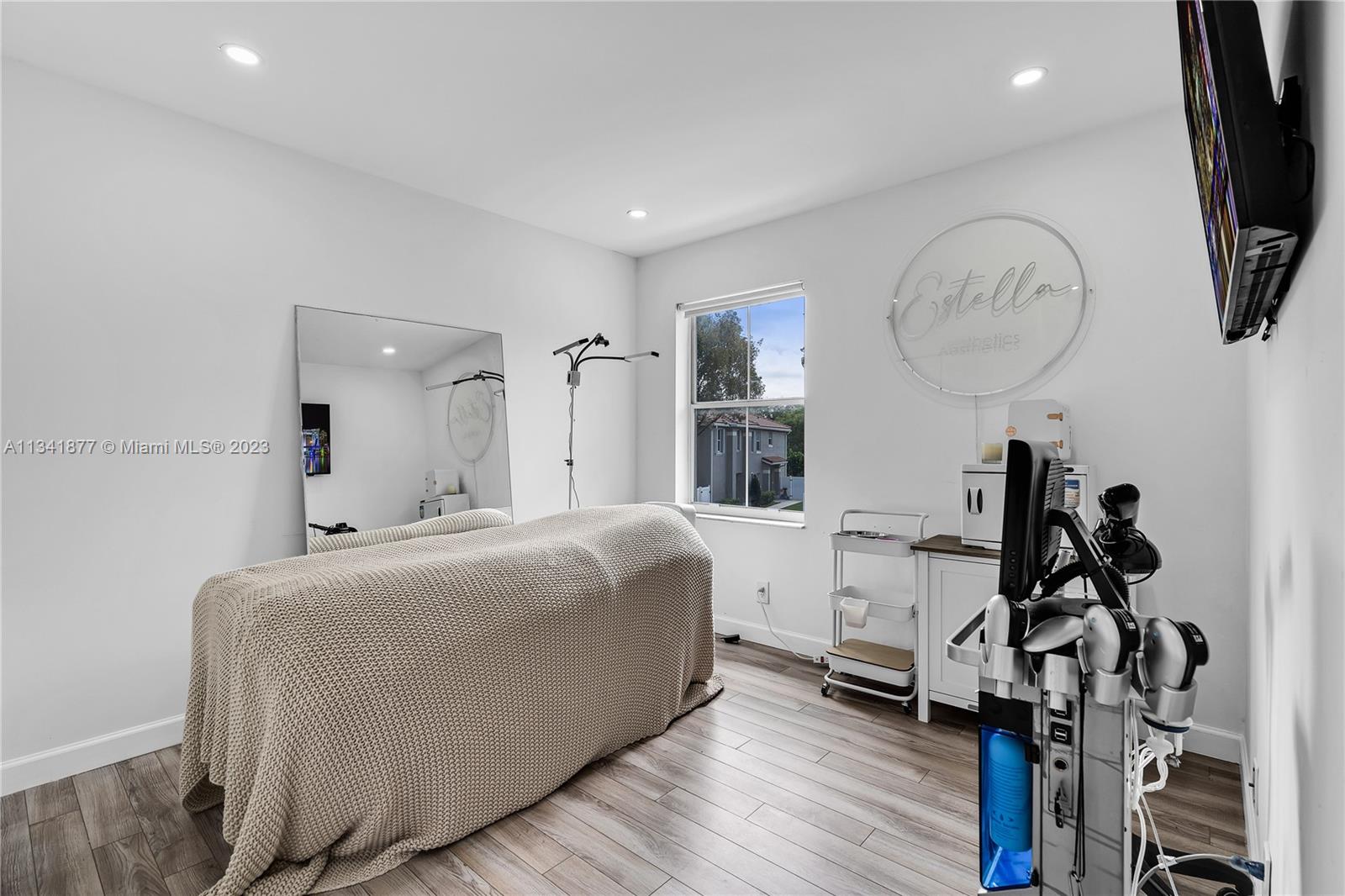 SOMERSET FOUR REPLAT - Residential