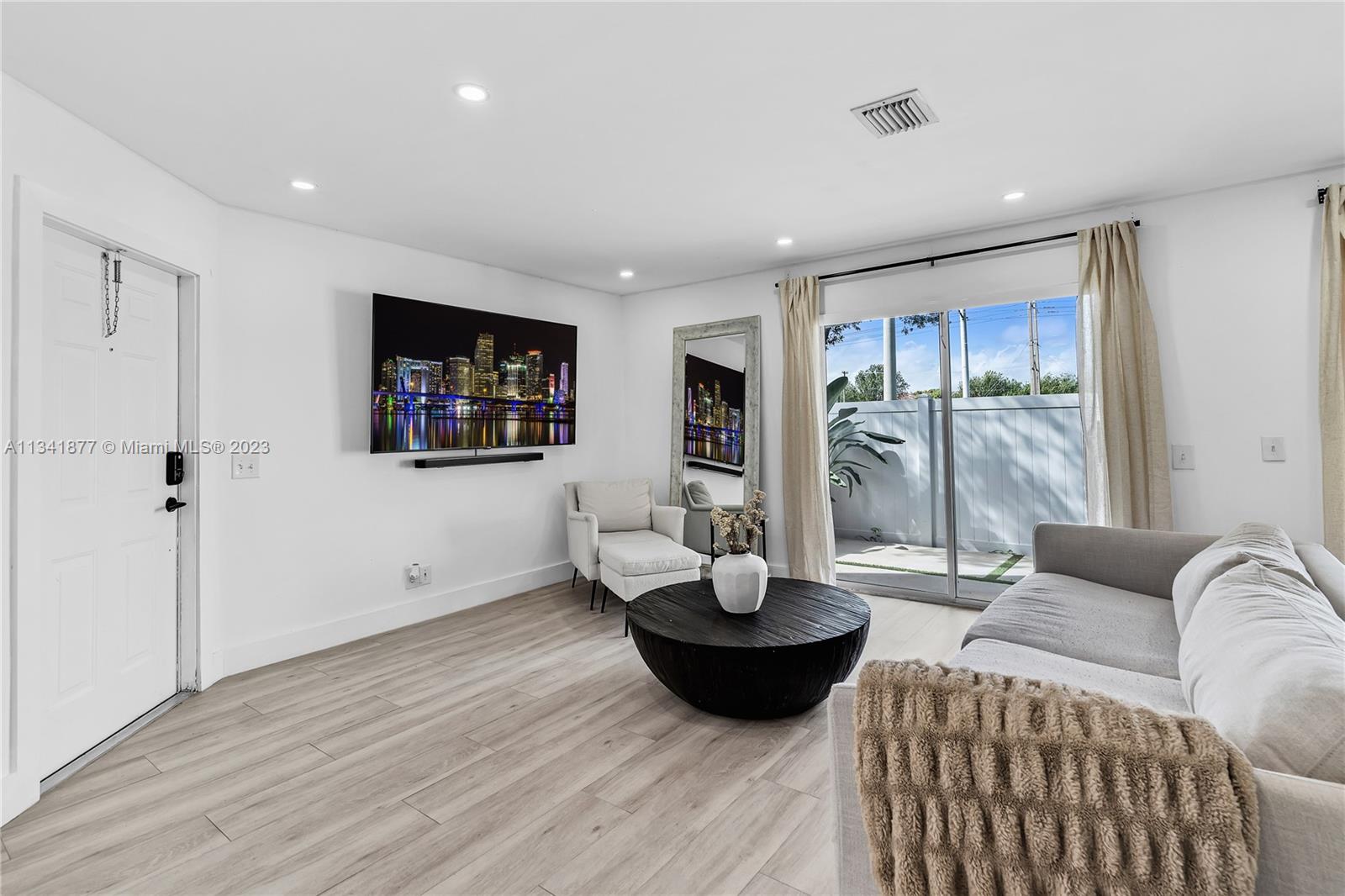 SOMERSET FOUR REPLAT - Residential