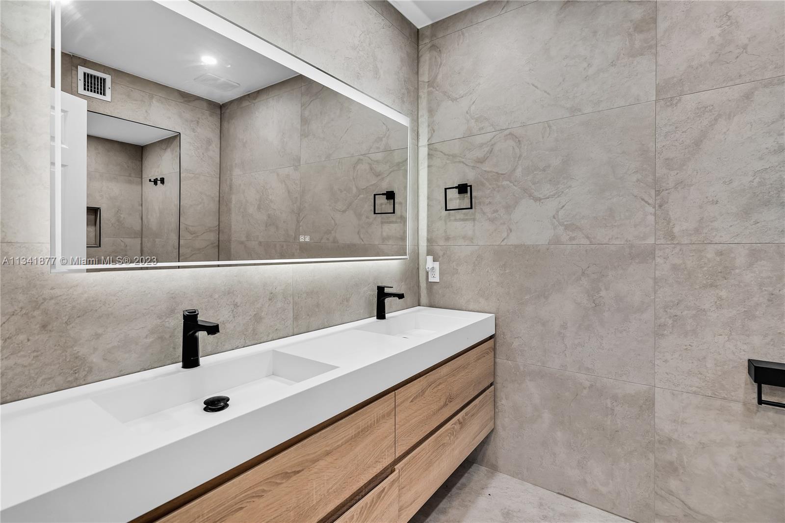 SOMERSET FOUR REPLAT - Residential