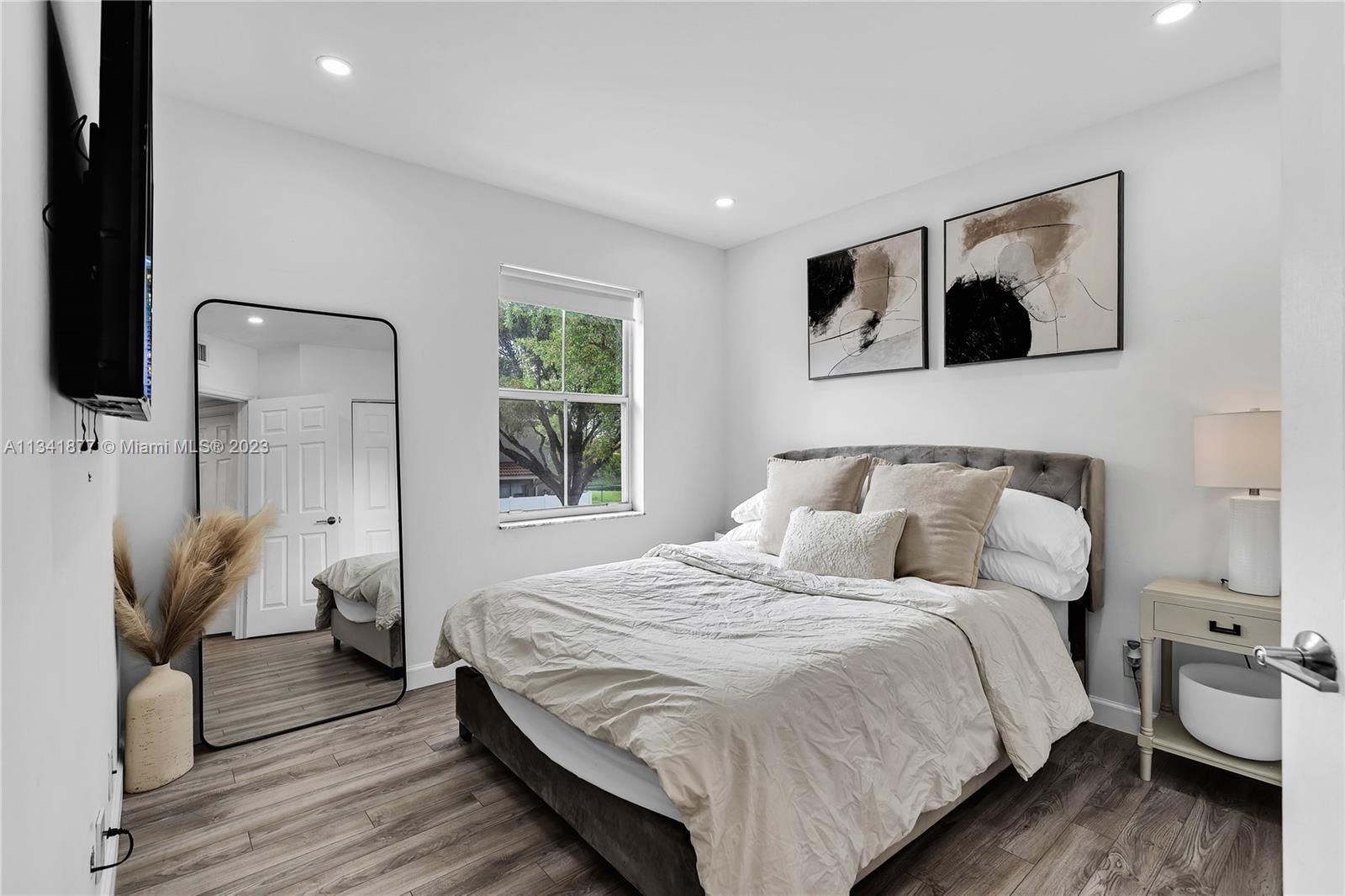 SOMERSET FOUR REPLAT - Residential