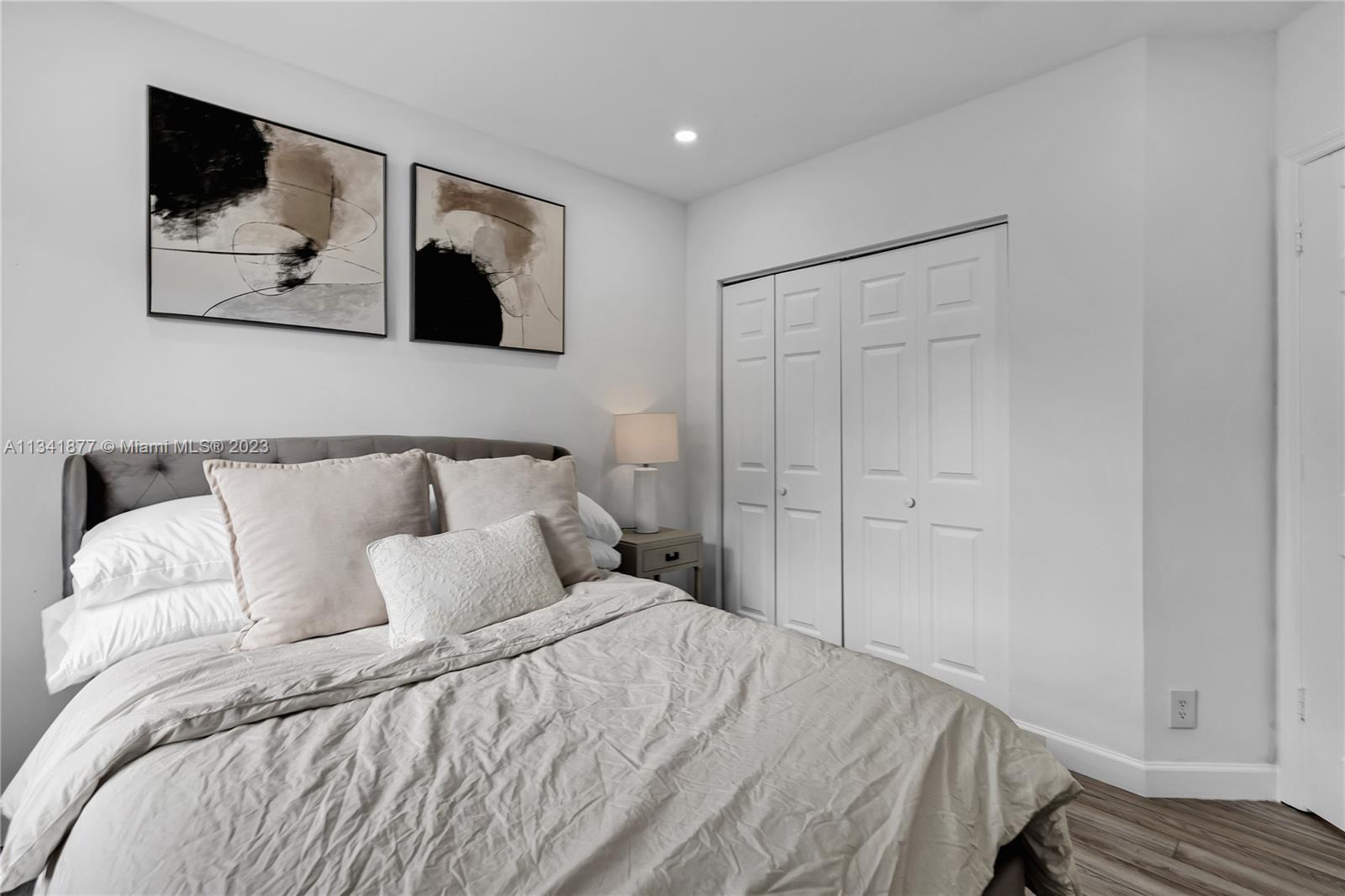 SOMERSET FOUR REPLAT - Residential