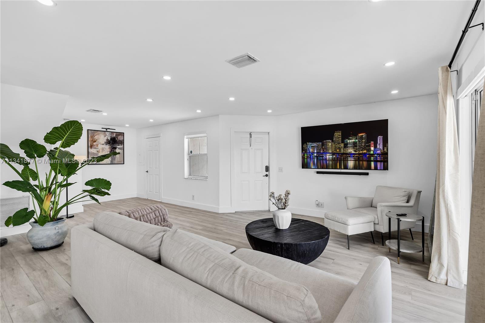 SOMERSET FOUR REPLAT - Residential