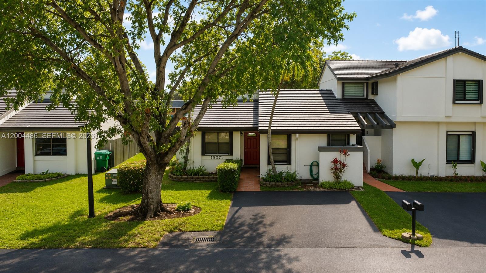 DEERWOOD TOWNHOMES - Residential