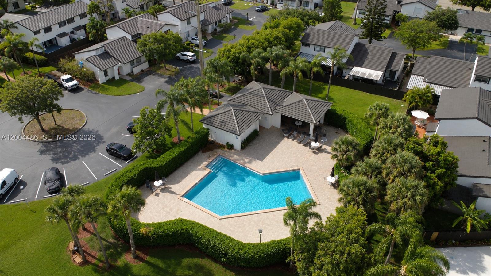 DEERWOOD TOWNHOMES - Residential