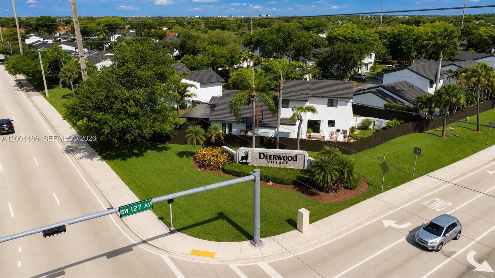 DEERWOOD TOWNHOMES - Residential