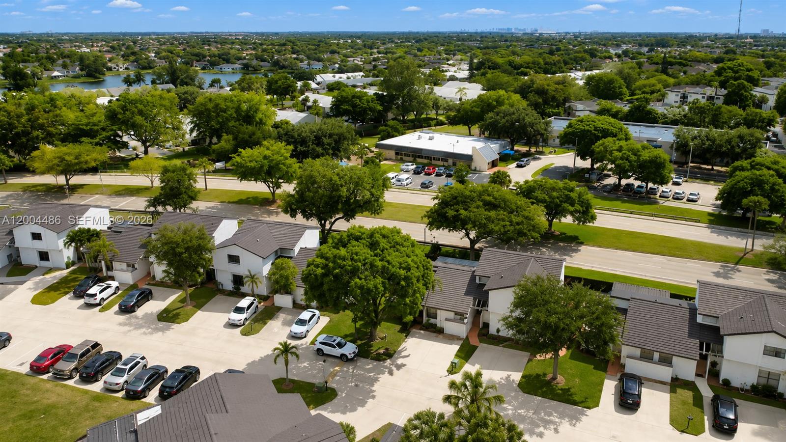 DEERWOOD TOWNHOMES - Residential