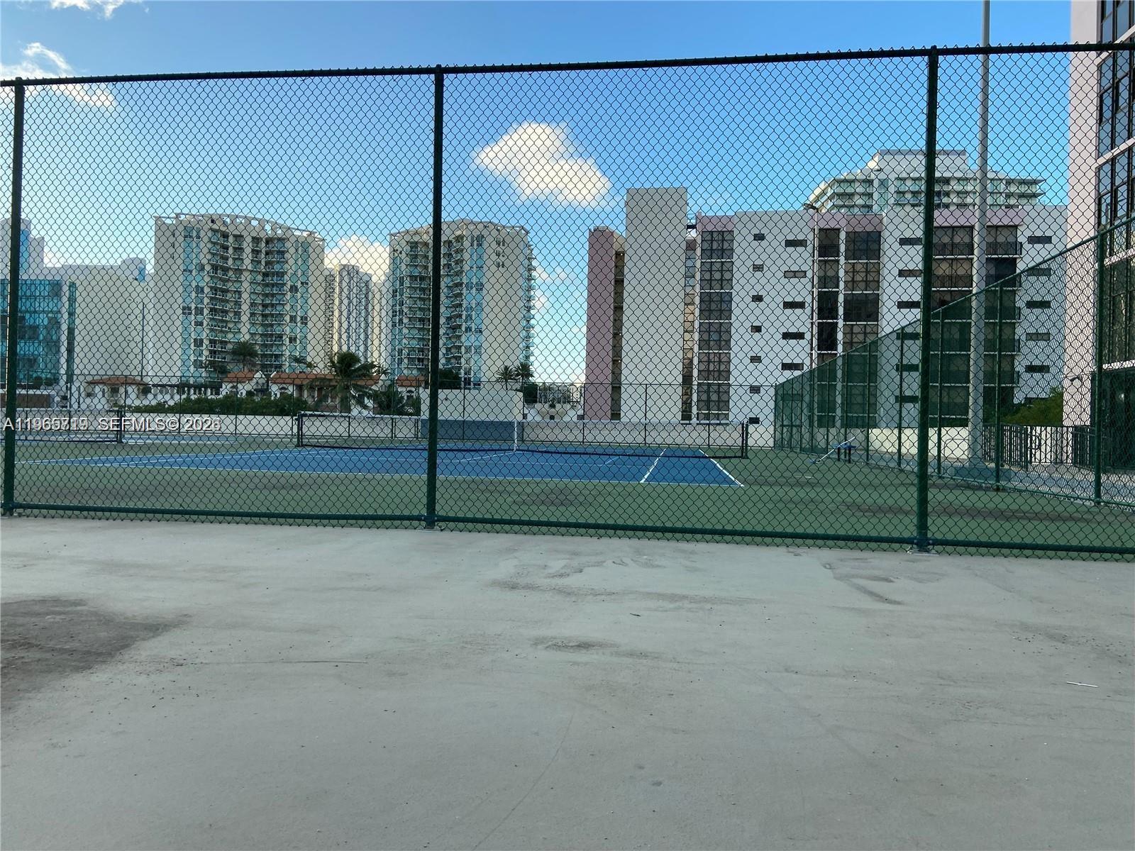 PLAZA OF AMERICAS CONDO P - Residential Lease