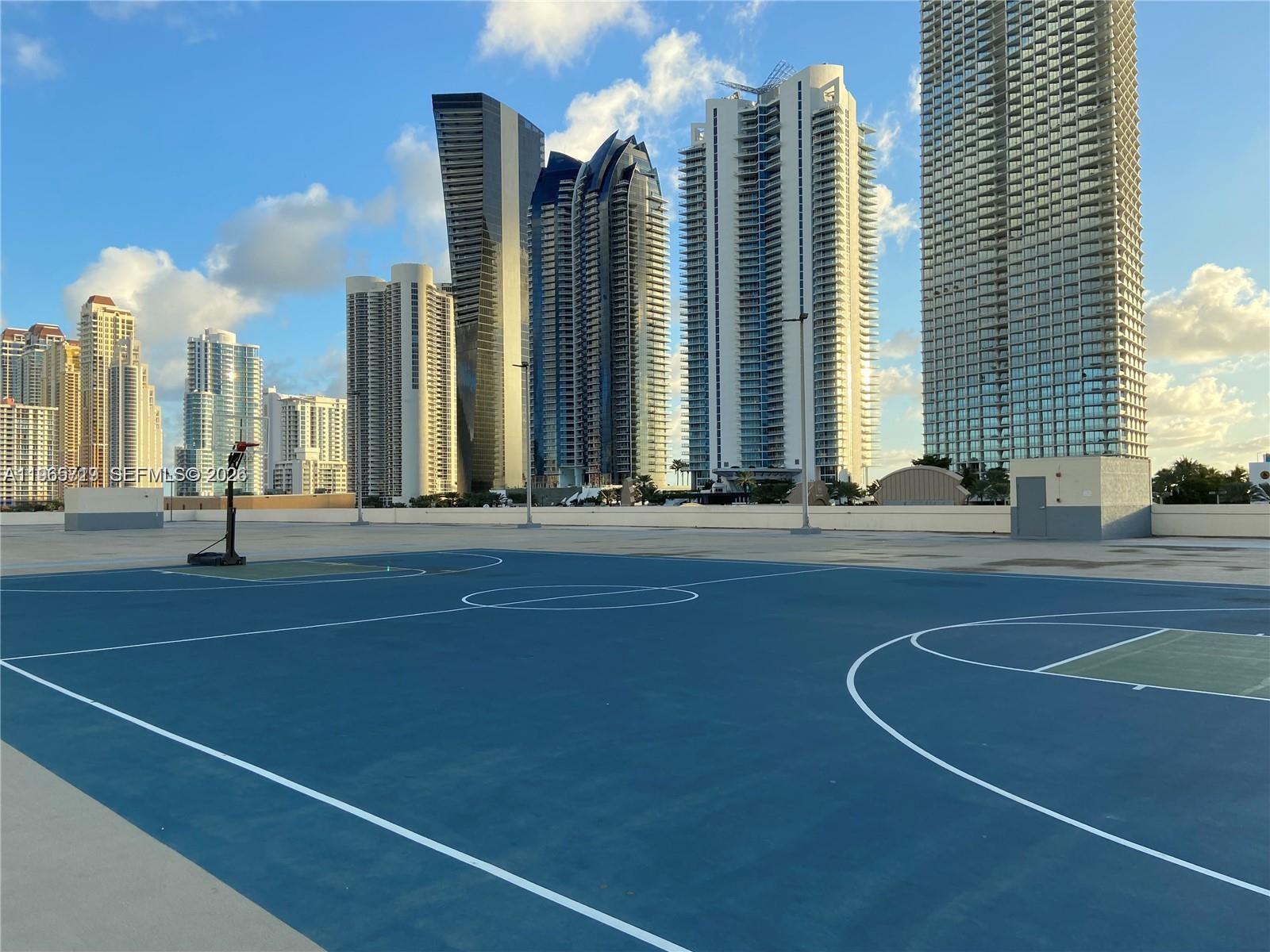 PLAZA OF AMERICAS CONDO P - Residential Lease