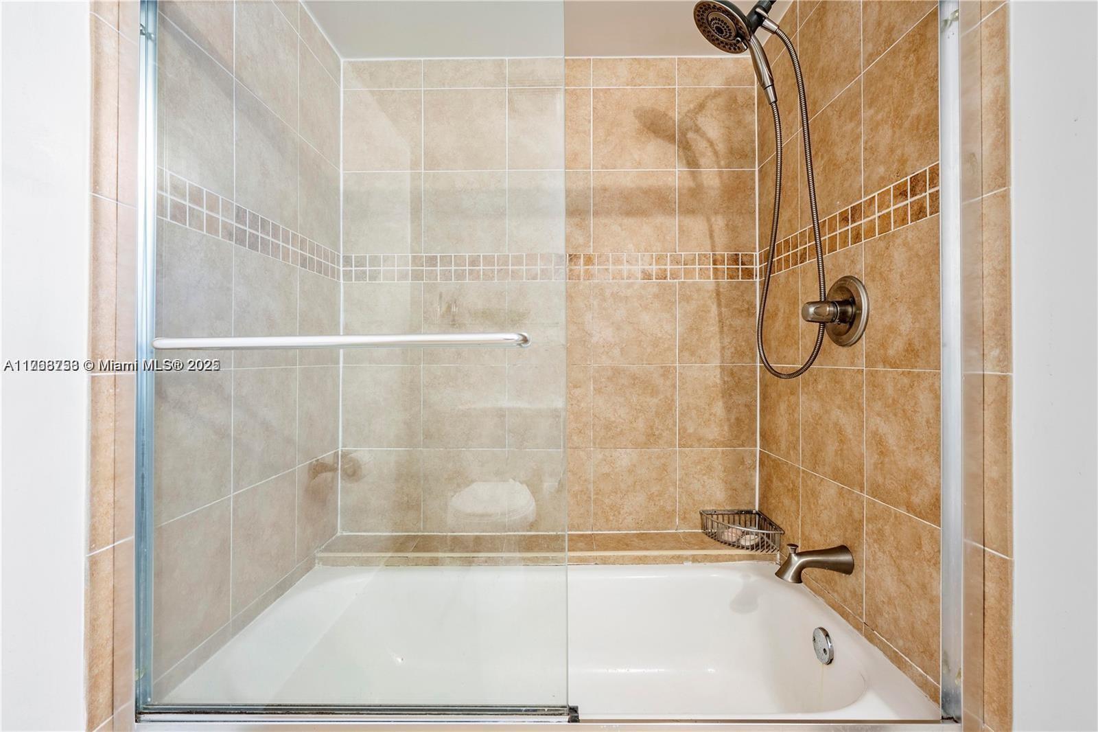 AVANT GARDE CONDO - Residential Lease