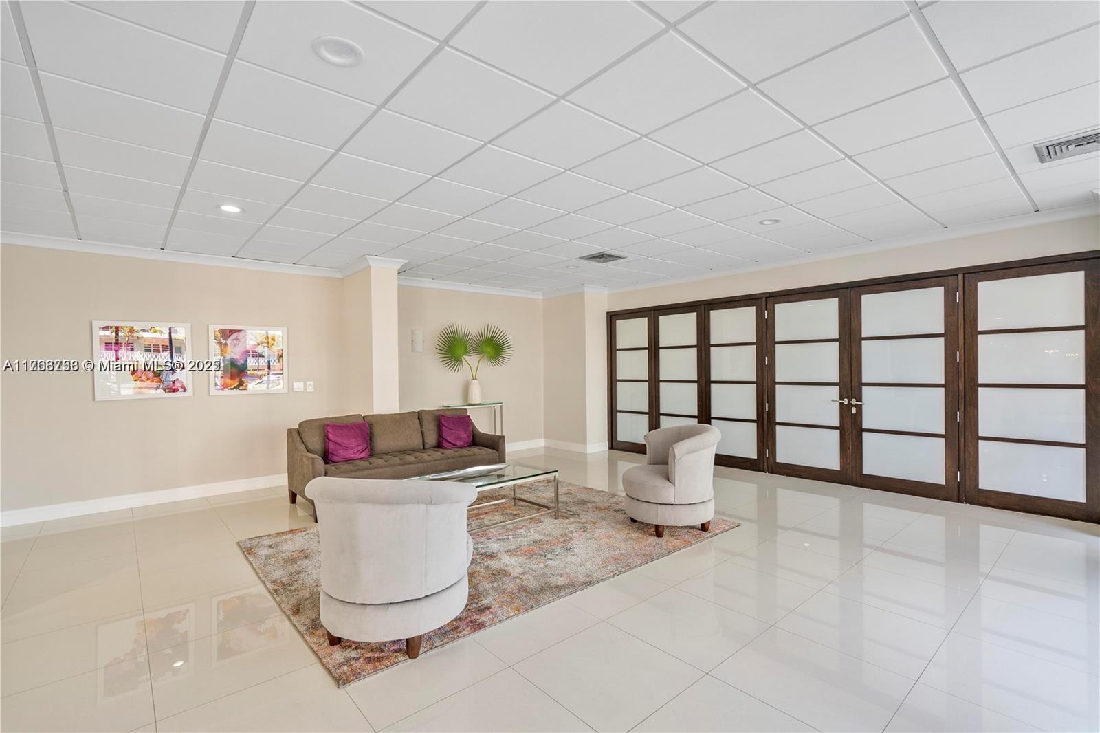 AVANT GARDE CONDO - Residential Lease