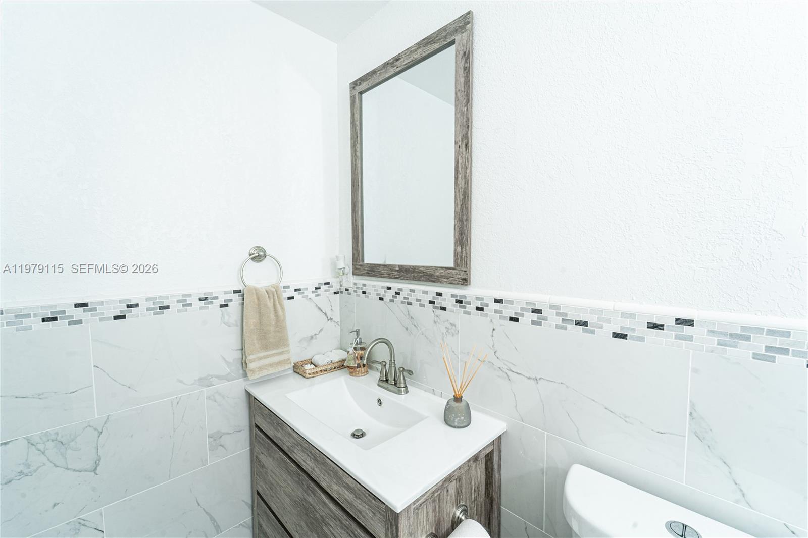 AVALON ESTATES RE-PLAT - Residential