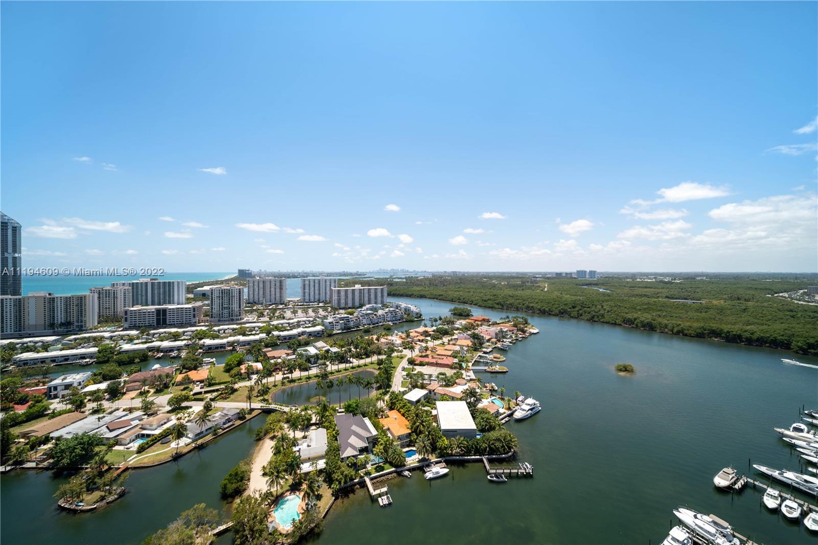 PARQUE TOWERS CONDO - Residential