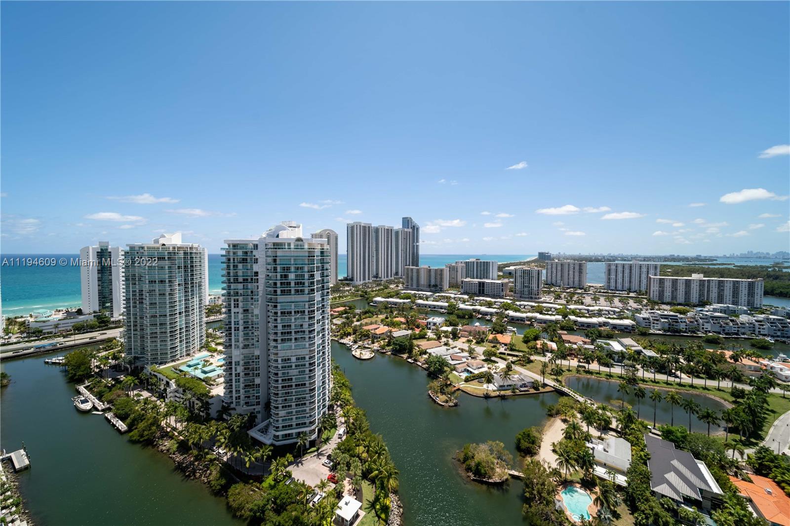 PARQUE TOWERS CONDO - Residential