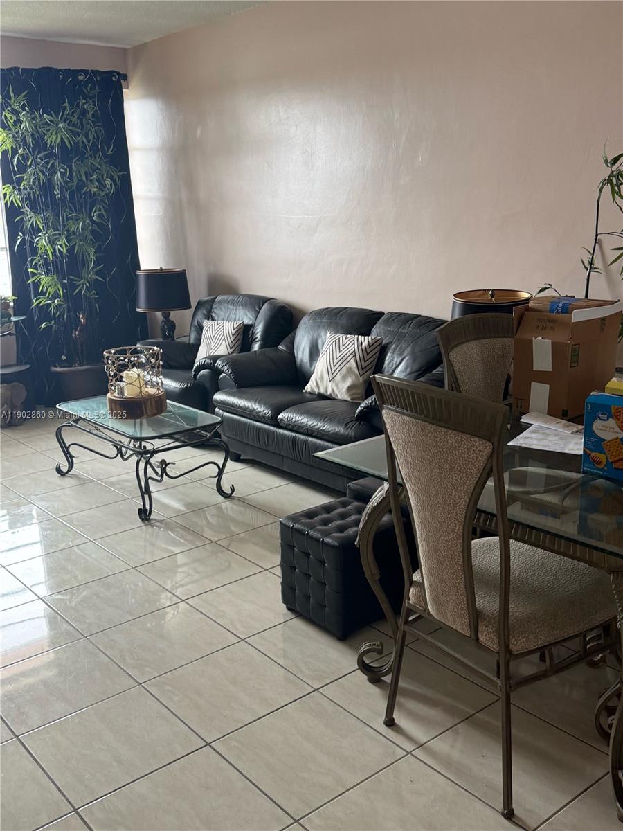 55 PLUS COMMUNITY   WELL MAINTAINED ONE BEDROOM AND ONE BATHROOM IN NORTH MIAMI BEACH.  CERAMIC FLOOR,  BEAUTIFUL LAKE VIEW AND CONVINIENCE LOCATION CLOSE TO I-95 SPRESS WAY, AVENTURA MALL, RESTAURANT AND SUPERMARKET.  NEW AIR CONDITIONING SYSTEM, HUGE CLOSET .  CALL OR TEXT LISTING AGENT FOR SHOWING INSTRUCTIONS.