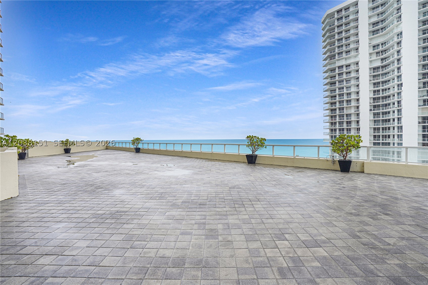 LA PERLA CONDO - Residential