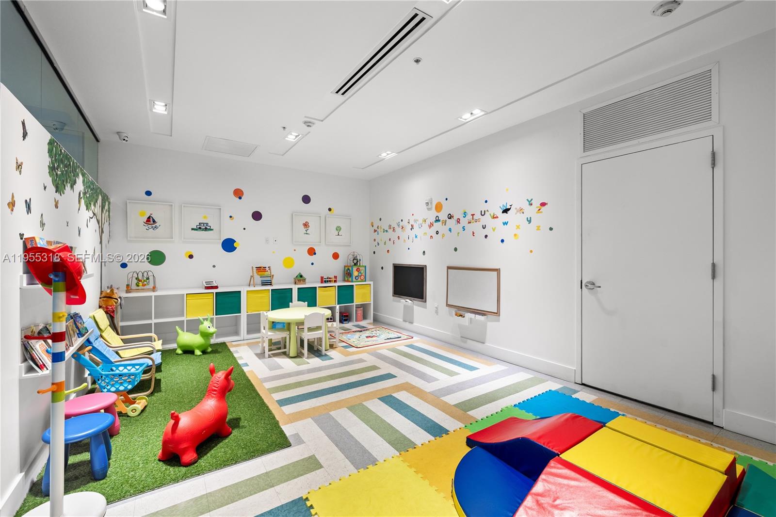 LE PARC AT BRICKELL CONDO - Residential