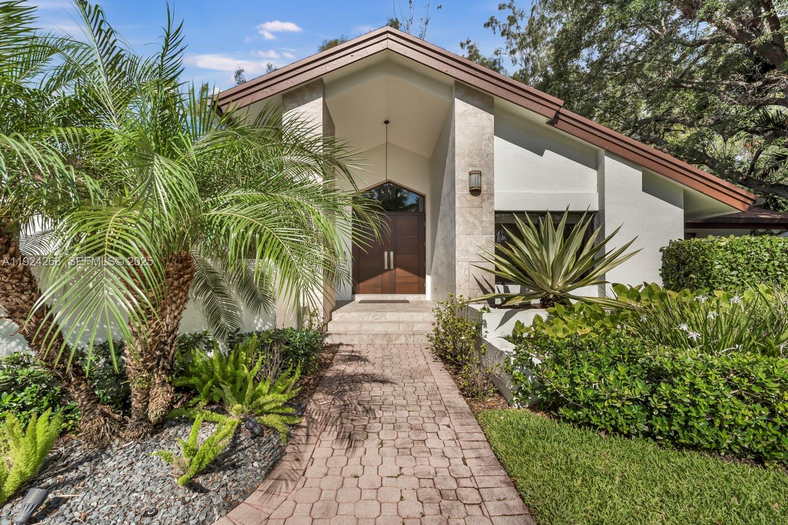BLUE LAKE ESTATES - Residential Lease