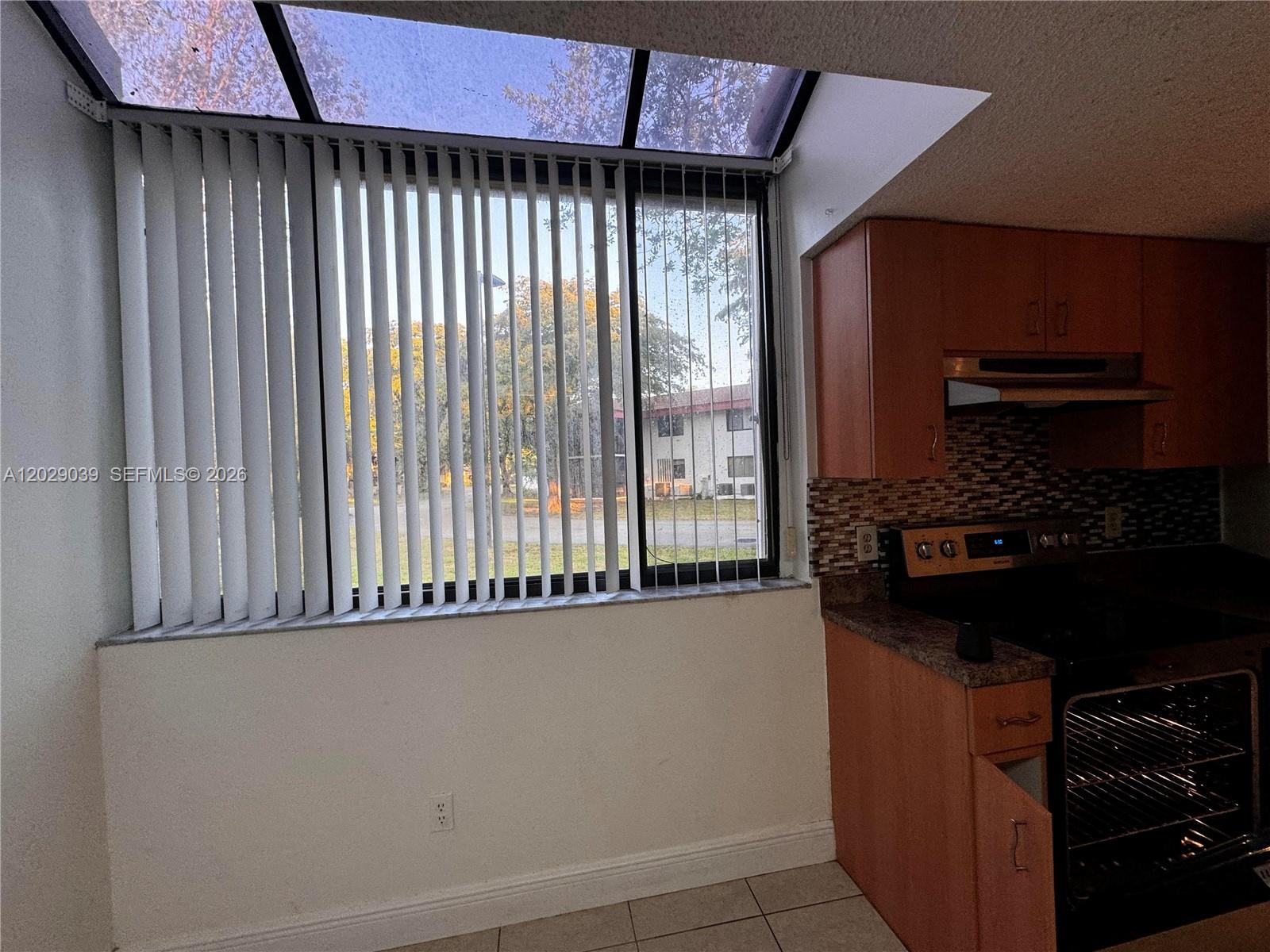ESPRIT CONDO - Residential Lease