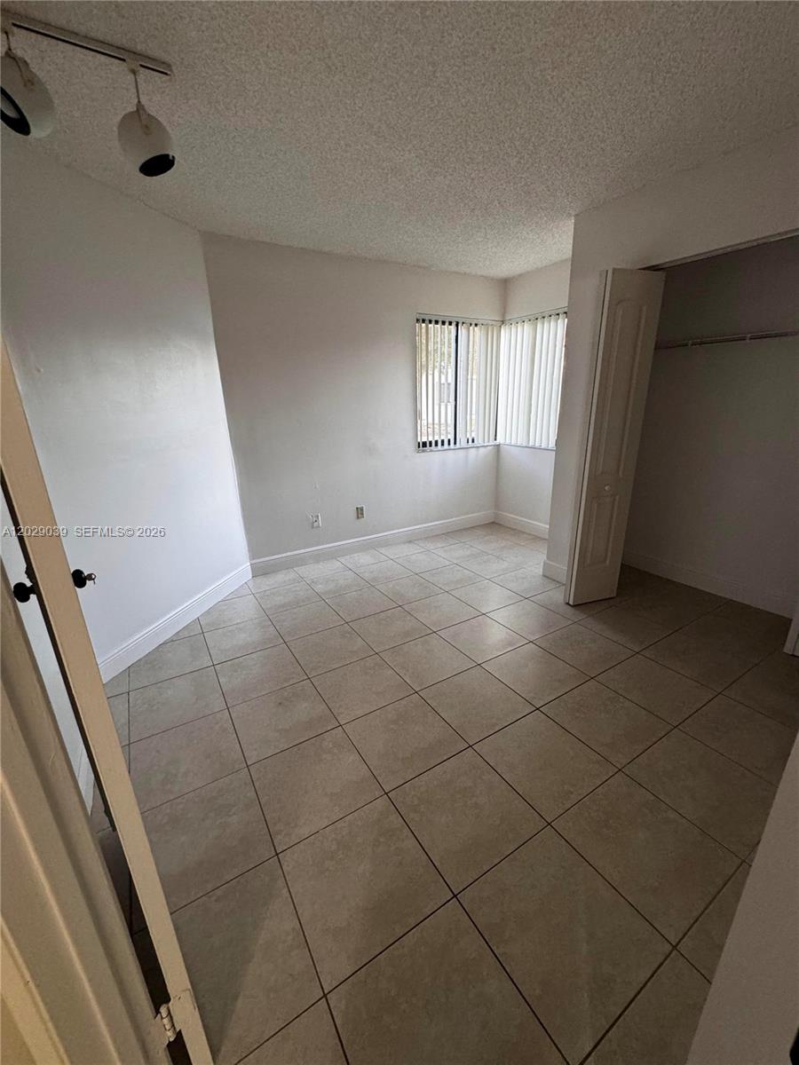 ESPRIT CONDO - Residential Lease