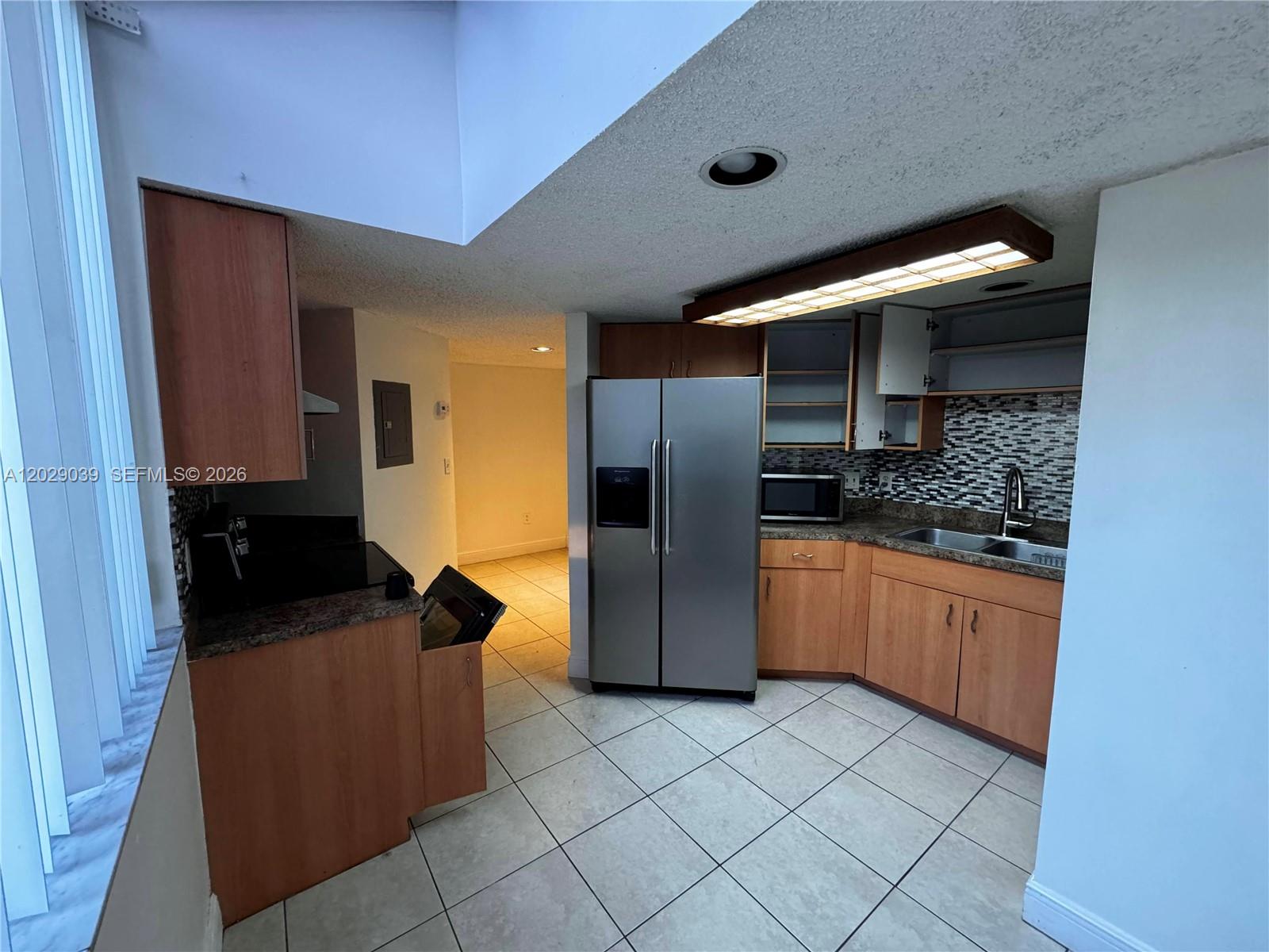 ESPRIT CONDO - Residential Lease