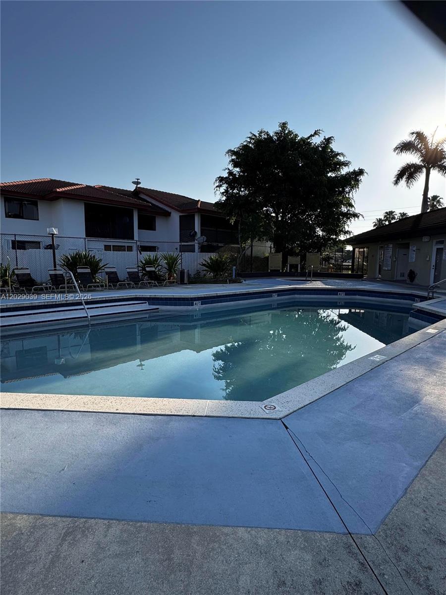 ESPRIT CONDO - Residential Lease