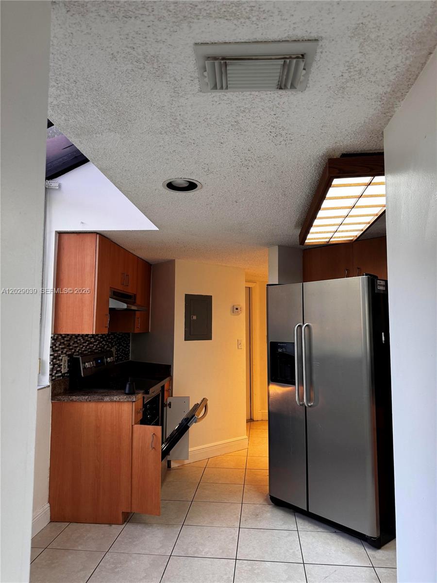 ESPRIT CONDO - Residential Lease