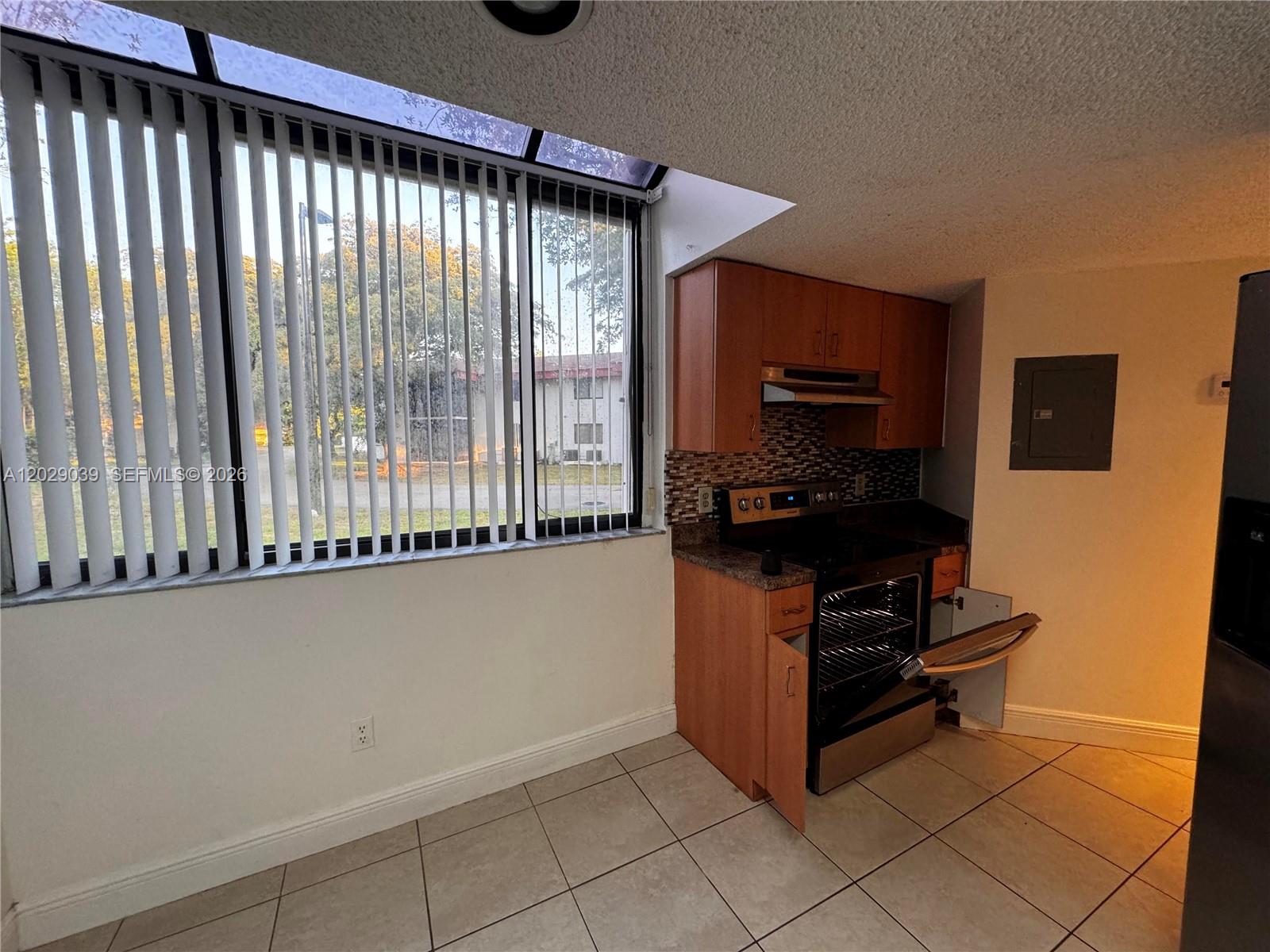ESPRIT CONDO - Residential Lease