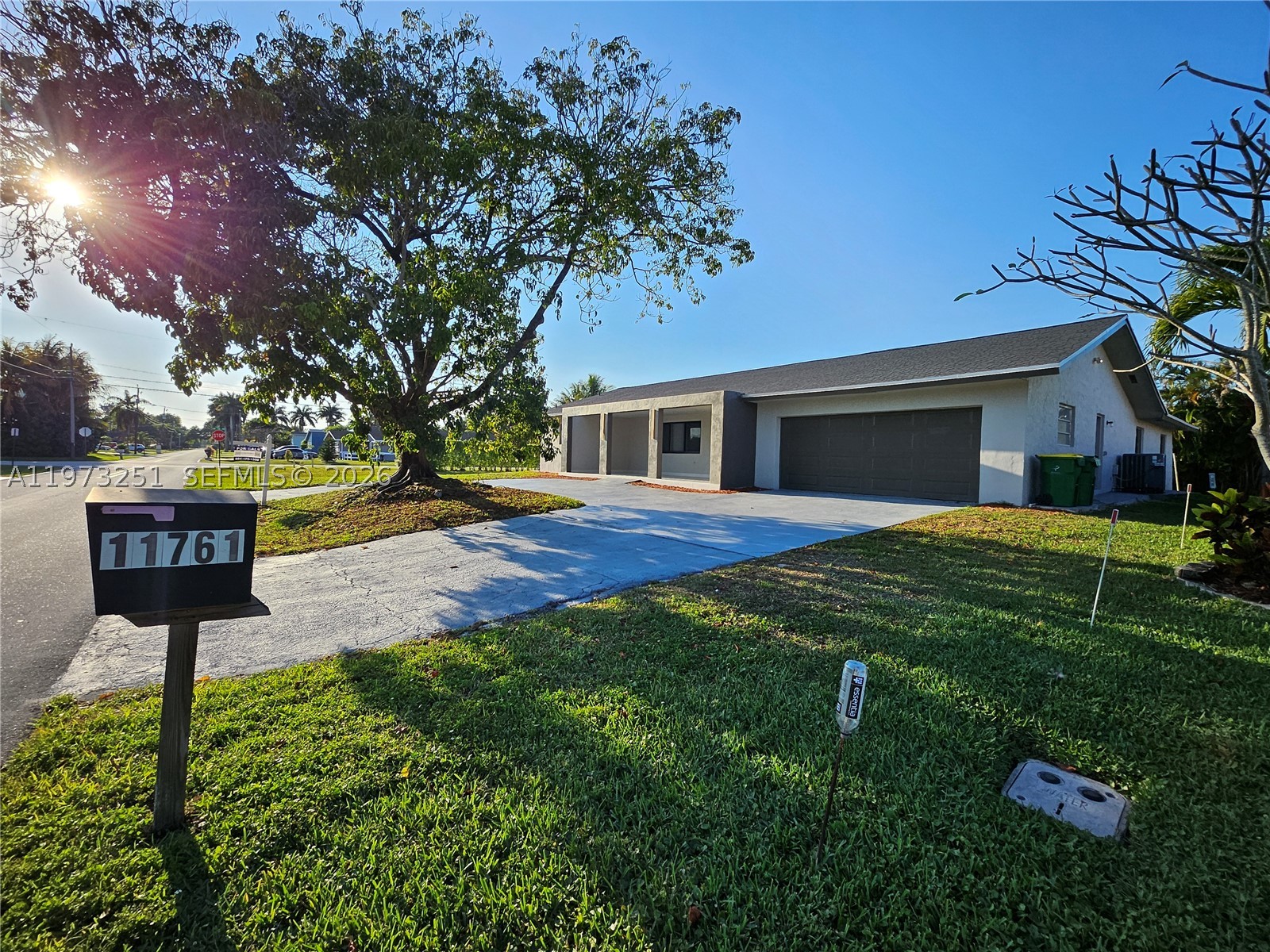 !!! AMAZING Plantation Acres !!! This fully remodeled 4-bedroom, 3-NEW bathroom updated NEW kitchen with stainless steel appliances NEW FLOOR Outside, enjoy a beautifully landscaped yard with a renovated pool, perfect for entertaining. AMAZING LOCATION 5 Minutes to Swagrass MALL premier shopping, BEST RESTAURANT, and parks, Near to I-75 Express way and 595 express way, Don’t miss the opportunity to make it yours!